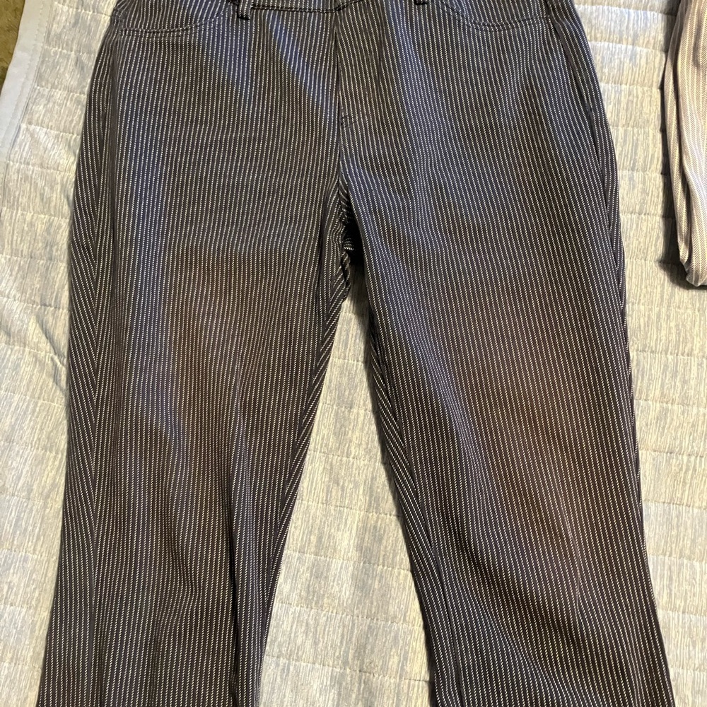 Uniqlo Women's Blue and White Striped stretch Cropped Jeans